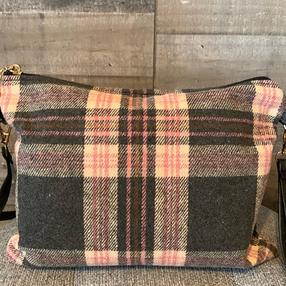 Plaid Crossbody - Picture 3 of 16
